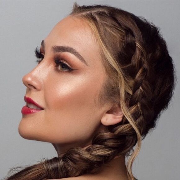 Kenia Ontiveros Beauty Glow & Go Kit - Picture 5 of 16